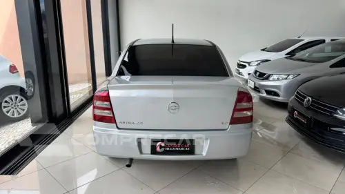 ASTRA 2.0 MPFI CD Sedan 8V