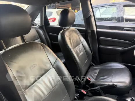 FOCUS 1.6 GLX SEDAN 8V FLEX 4P MANUAL