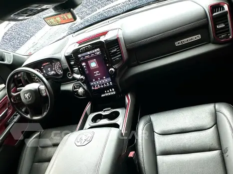 1500 5.7 V8 GASOLINA REBEL CD 4X4 AUTOMÁTICO