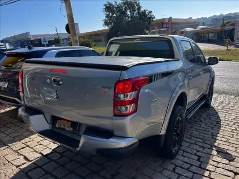 L200 TRITON 2.4 16V Turbo Sport Hpe-s CD 4X4