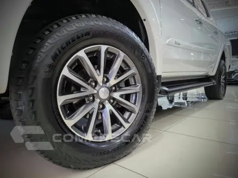 L200 TRITON  2.4 16V TURBO DIESEL SPORT HPE-S CD 4P 4X4 AUTO