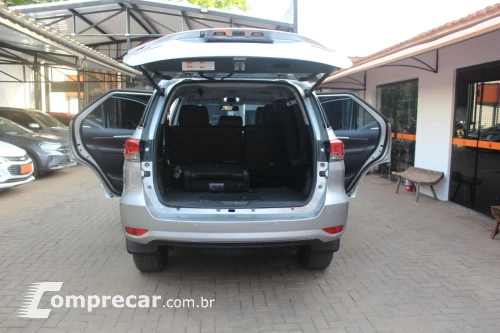 Hilux SW4 2.8 4P SRX 4X4 7 LUGARES TURBO DIESEL AUTOMÁTICO