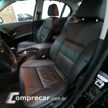 545I 4.4 Sedan V8 32V
