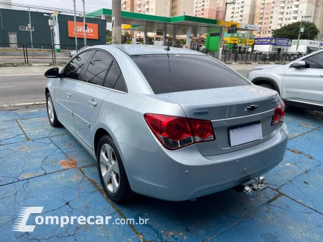 Cruze Sedan