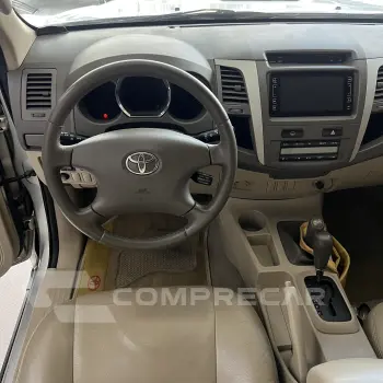 Hilux SW4 SRV D4-D 4x4 3.0 TDI Dies. Aut