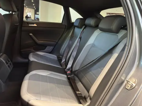 Nivus 1.0 4P FLEX 200 TSI HIGHLINE AUTOMÁTICO