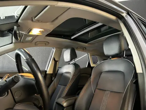 TRACKER Premier 1.2 Turbo 12V Flex Aut.