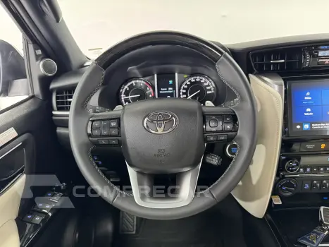 HILUX SW4 2.8 SRX Diamond 4X4 7 Lugares 16V Turbo Intercoole