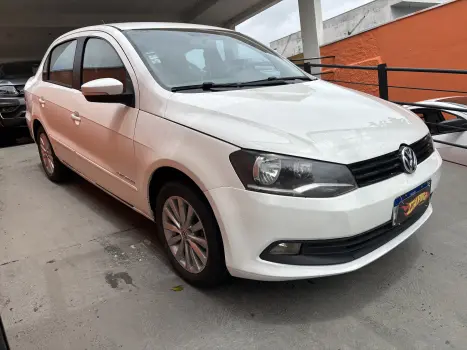 Volkswagen VOYAGE 1.6 MI Comfortline 8V 4 portas