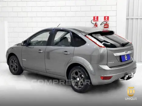 FOCUS HATCH - 2.0 TITANIUM HATCH 16V 4P AUTOMÁTICO