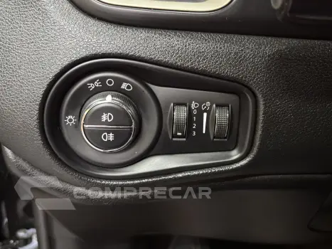 RENEGADE 1.8 16V FLEX LONGITUDE 4P AUTOMÁTICO