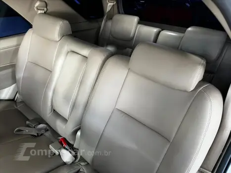 HILUX SW4 2.7 SR 4X2 7 LUGARES 16V GASOLINA 4P AU