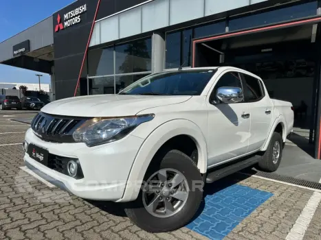 Mitsubishi L200 TRITON 2.4 16V Turbo Sport HPE CD 4X4 4 portas
