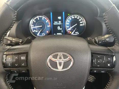 HILUX SW4 2.8 D-4D TURBO SRX 7L 4X4 AUTOMÁTICO