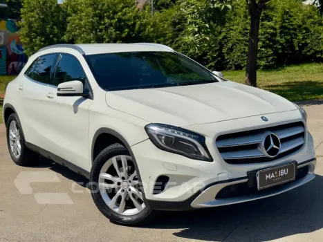 Mercedes-Benz GLA 200 1.6 CGI Advance 16V Turbo 4 portas