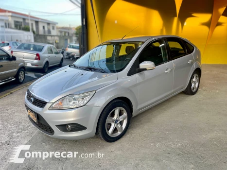 FORD FOCUS 1.6 SE Hatch 16V 4 portas