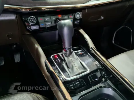 COMMANDER OVERLAND T270 1.3 TB FLEX AUT