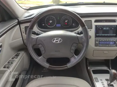 AZERA 3.3 MPFI GLS Sedan V6 24V