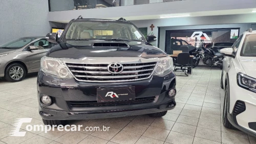 Hilux SW4 SRV D4-D 4x4 3.0 TDI Dies. Aut