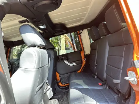 WRANGLER 3.8 Unlimited Sahara 4X4 V6 12V