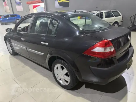 MEGANE 2.0 DYNAMIQUE SEDAN 16V GASOLINA 4P AUTOMÁTICO
