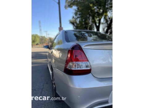 ETIOS 1.5 PLATINUM SEDAN 16V FLEX 4P AUTOMÁTICO