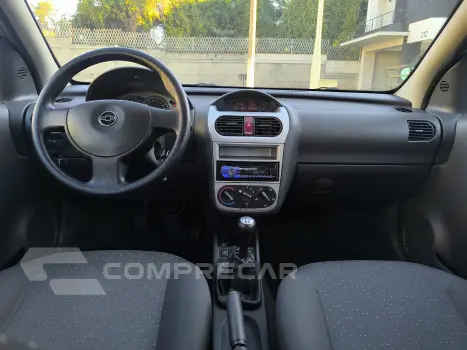 CORSA 1.4 MPFI Premium Sedan 8V