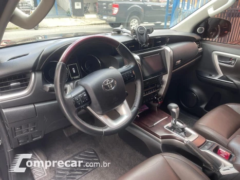 HILUX SW4 2.8 SRX 4X4 7 Lugares 16V Turbo Intercooler