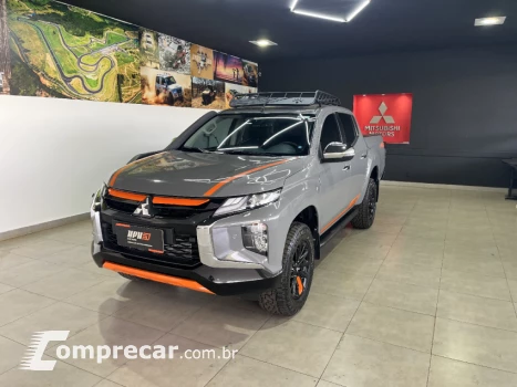 Mitsubishi L200 TRITON 2.4 16V Turbo Sport Hpe-s CD 4X4 4 portas