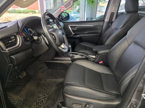 HILUX SW4 2.8 D-4d Turbo SRX 7L 4X4
