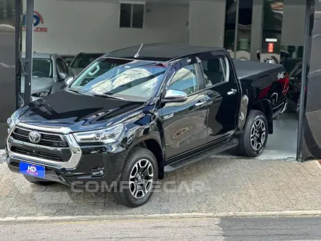 Toyota HILUX CD SRX A 4FD 4 portas