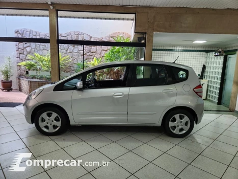 Fit 1.4 16V 4P LX FLEX