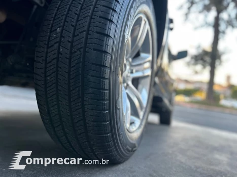 Classic 5.7 V8 Gasolina Laramie Cd 4X4 Automático