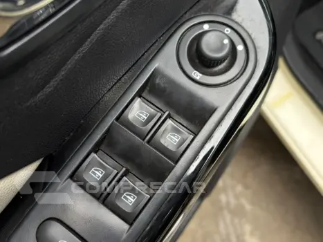 CAPTUR Intense 1.6 16V Flex 5p Aut.