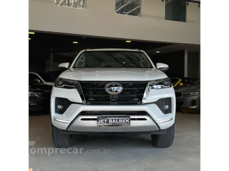 HILUX SW4 2.8 D-4D TURBO DIESEL SRX 7L 4X4 AUTOMÁTICO
