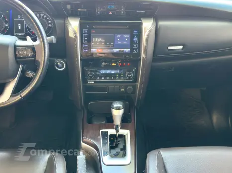 HILUX SW4 2.7 SRV 7 LUGARES 4X2 16V FLEX 4P AUTOMÁTICO