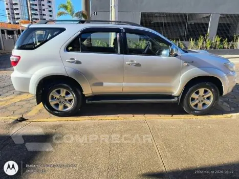Hilux SW4 SRV D4-D 4x4 3.0 TDI Dies. Aut
