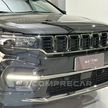 Commander Black Hurricane 2.0 4x4 TB Aut