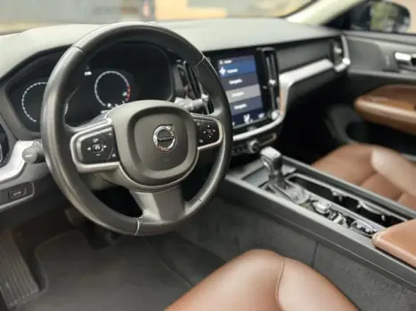 S60 - 2.0 T4 MOMENTUM 4P AUTOMÁTICO