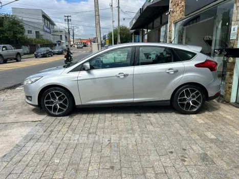 FOCUS 2.0 TITANIUM FASTBACK 16V FLEX 4P POWERSHIFT