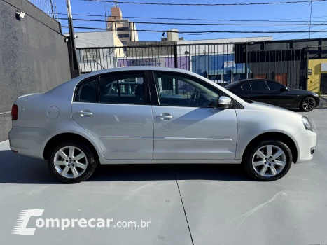 POLO SEDAN 2.0 MI Comfortline 8V