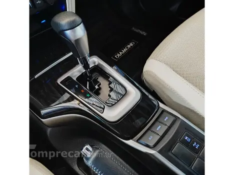 HILUX SW4 2.8 D-4D TURBO DIESEL DIAMOND 7L 4X4 AUTOMÁTICO