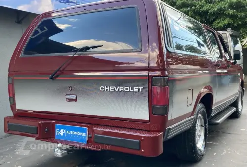 Veraneio 4.0 4P DIESEL CUSTOM S CABINE DUPLA