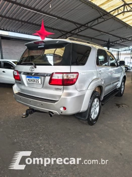 Hilux SW4 SRV D4-D 4x4 3.0 TDI Dies. Aut