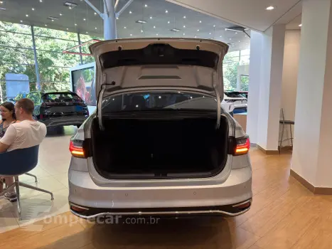 Virtus 1.0 4P 200 TSI FLEX HIGHLINE AUTOMÁTICO