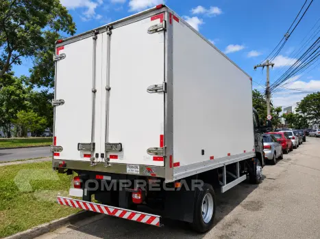 Delivery 9.170 + Baú Refrigerado