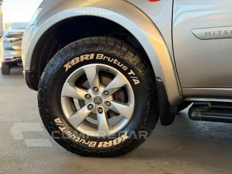 Pajero DAKAR HPE 3.2 4x4 T.I Dies 5p Aut