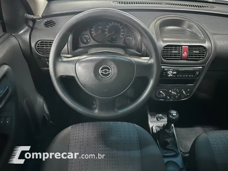 CORSA 1.4 MPFI Maxx Sedan 8V