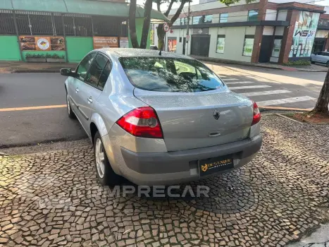 Megane Sedan Dynamique 2.0 16V Aut.