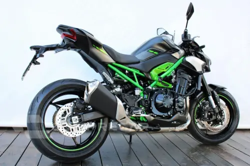 KAWASAKI Z900
